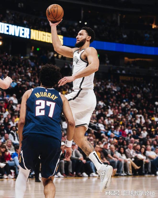  浓眉赛后谦逊发言登热搜，密尔沃基雄鹿血战罗马引发热议