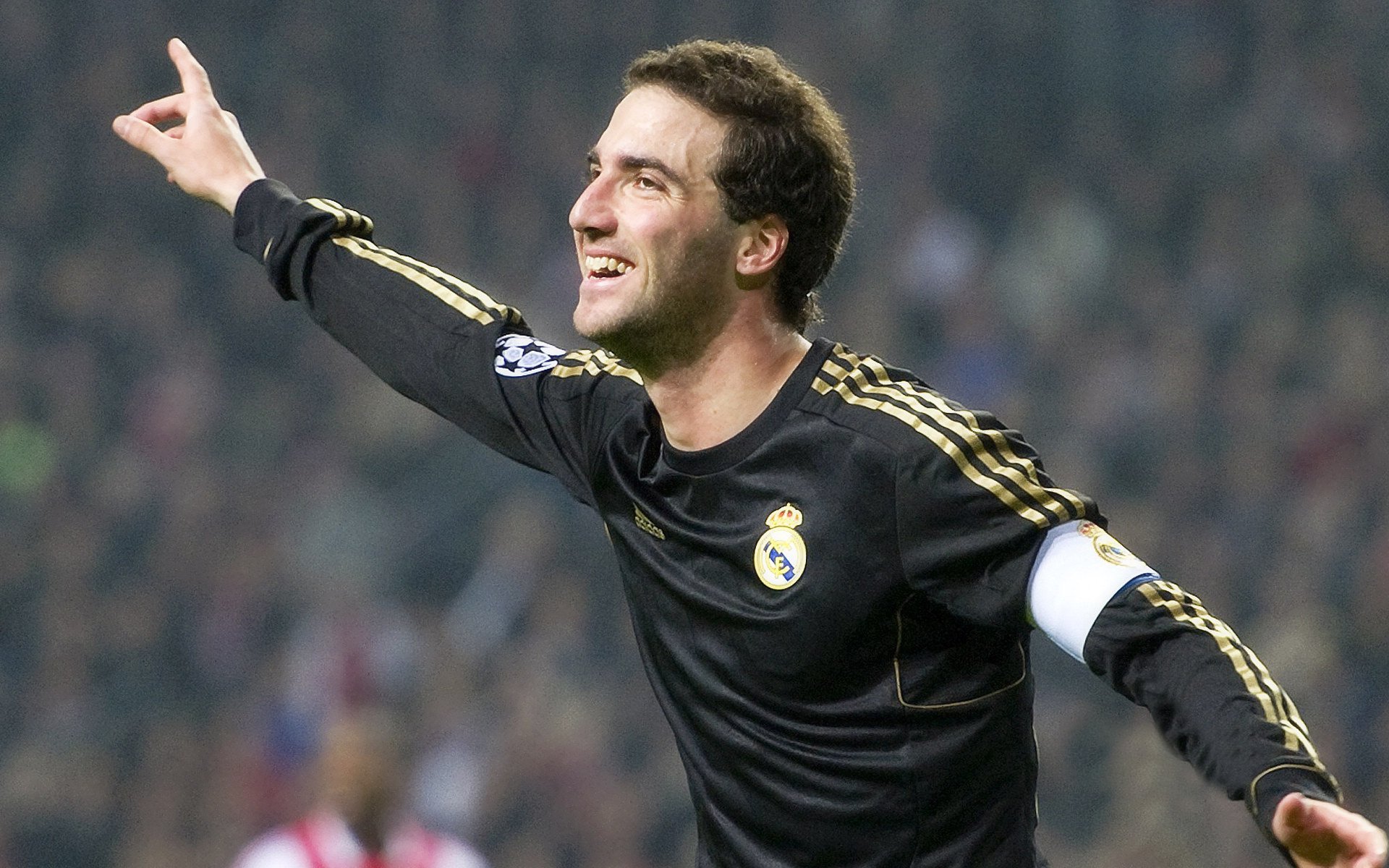 包含亚运会最新形势：川崎前锋高居榜首，本菲卡强势追赶，冠军归属成迷的词条